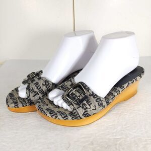 Stuart Weitzman Women's US 7,5B Graffiti Logo Buckle Wooden Heel Wedge Sandals